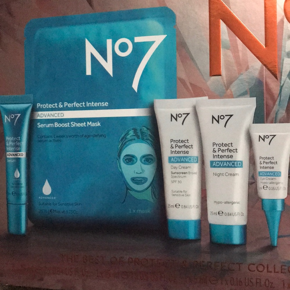 No7 skin care set